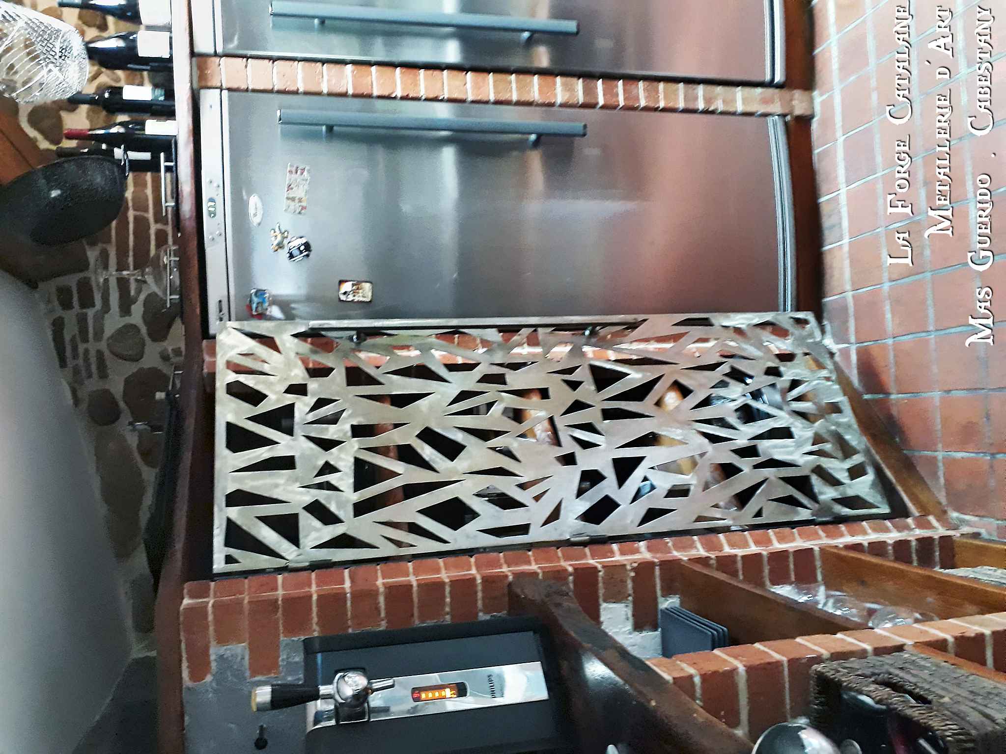 porte meuble vin industriel decoupe laser forge catalane 2.jpg